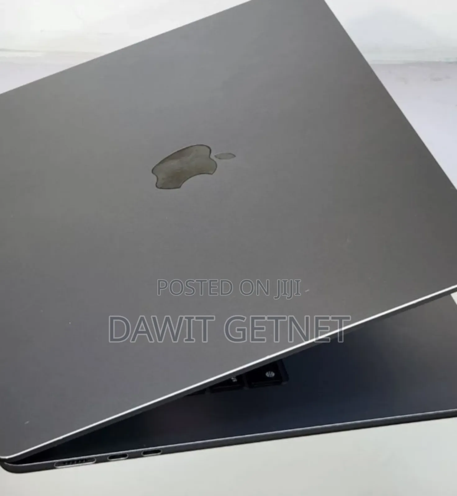 New Laptop Apple MacBook Air 2022 M2 8GB Apple M2 SSD 256GB
