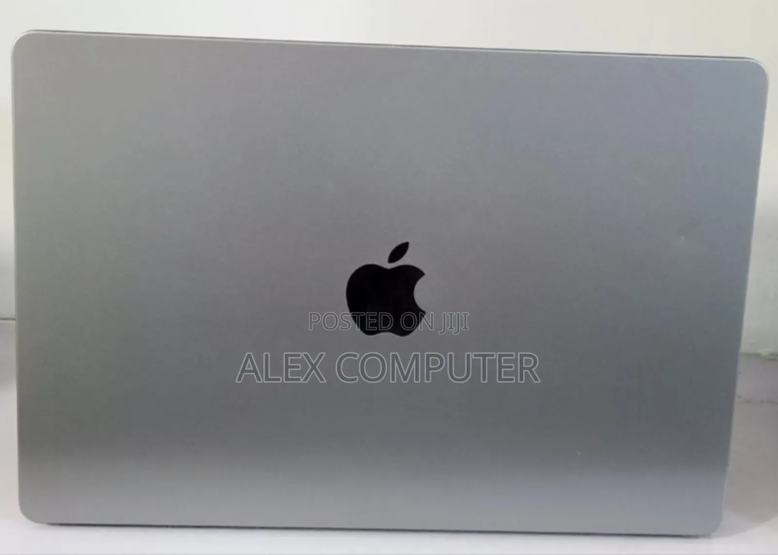 New Laptop Apple MacBook Air 2023 M2 8GB Apple M2 SSD 256GB