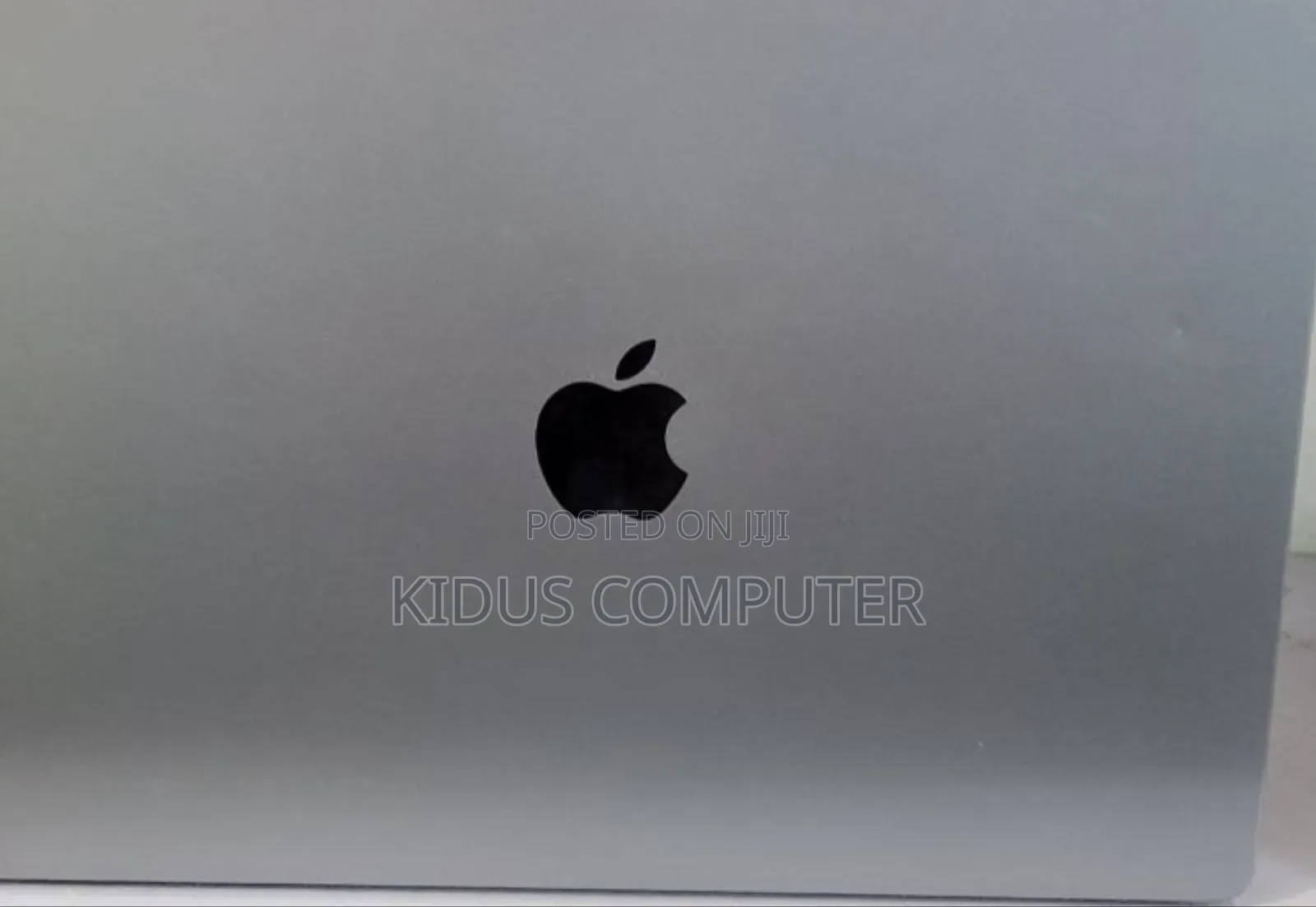 New Laptop Apple MacBook Air 2022 M2 8GB Apple M2 SSD 256GB