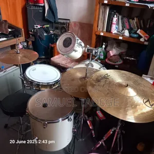 Guitar Acoustic