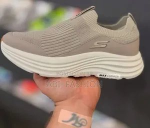 Skechers Slip-Ins Max Cushion