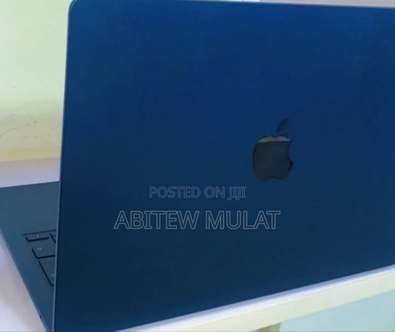 New Laptop Apple MacBook Air 2022 M2 16GB Apple M2 SSD 256GB