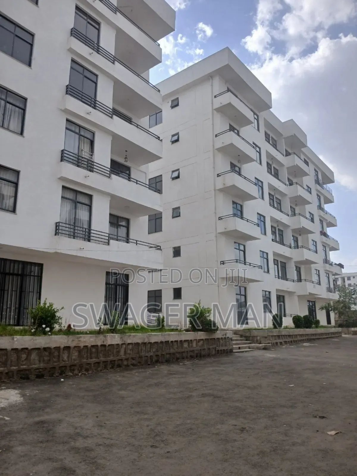 Furnished 3bdrm Apartment in አያት ኖህ, Yeka for sale