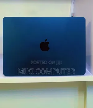 New Laptop Apple MacBook Air 2022 M2 16GB Intel SSD 256GB