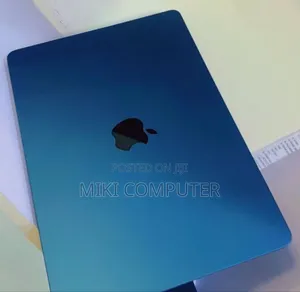 New Laptop Apple MacBook Air 2022 M2 16GB Intel SSD 256GB