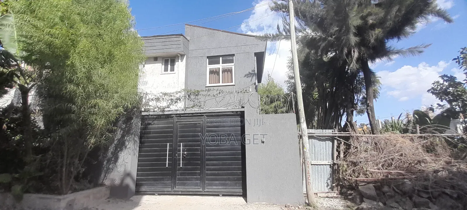 3bdrm House in Akaky Kaliti for sale