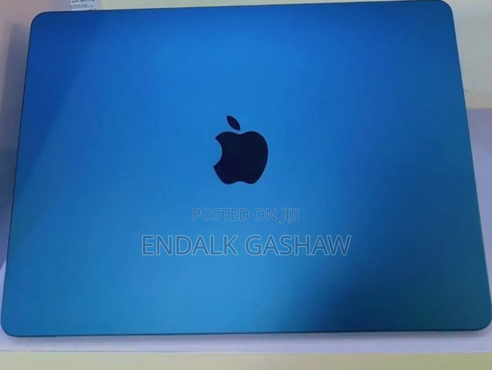 New Laptop Apple MacBook Air 2022 M2 8GB Apple M2 SSD 256GB