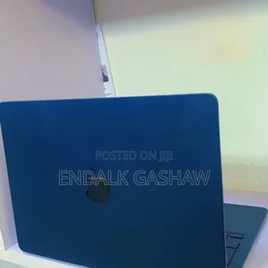 New Laptop Apple MacBook Air 2022 M2 8GB Apple M2 SSD 256GB