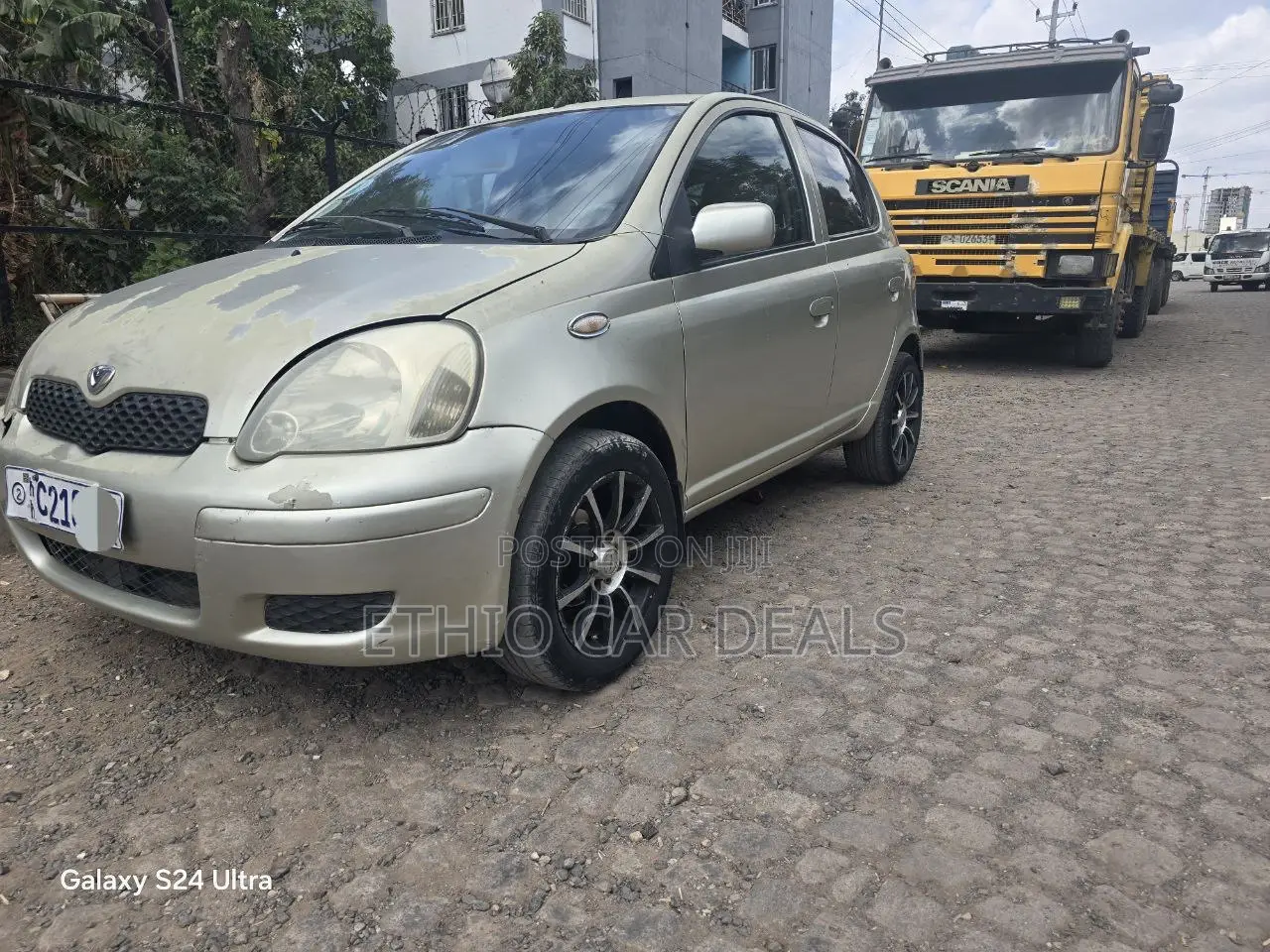 Toyota Vitz 2002 Gold
