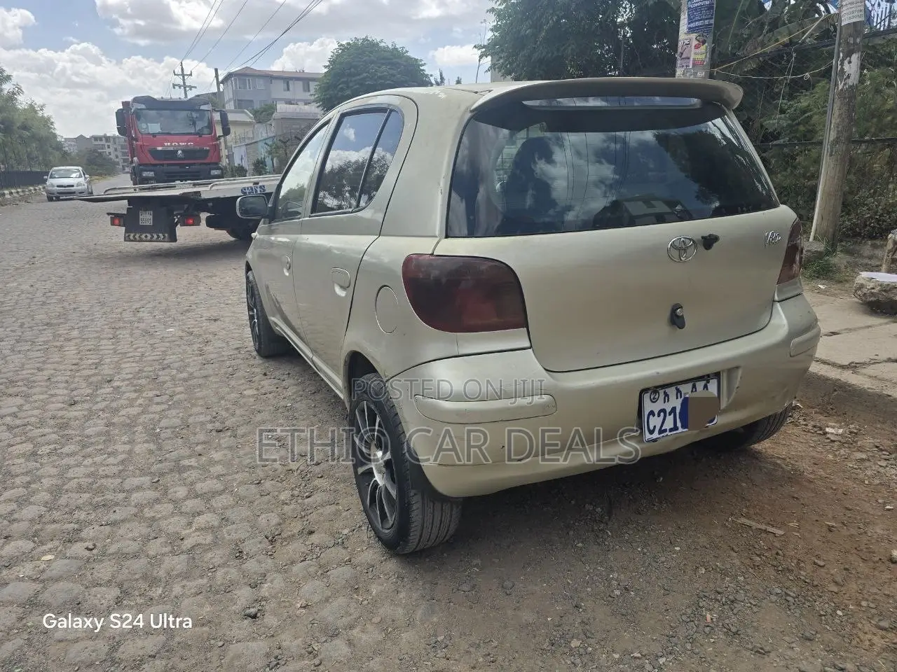 Toyota Vitz 2002 Gold