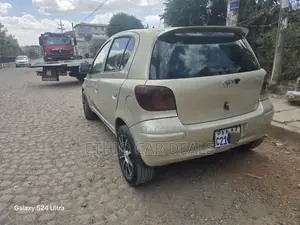Toyota Vitz 2002 Gold