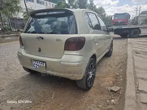 Toyota Vitz 2002 Gold