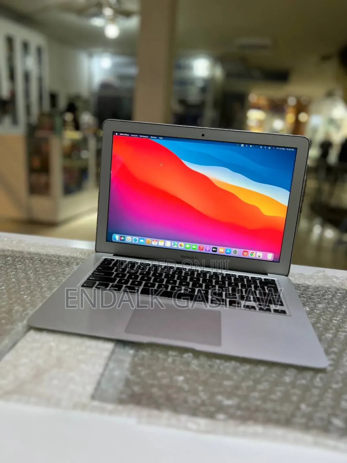 New Laptop Apple MacBook Air 2017 8GB Intel Core I5 SSD 256GB