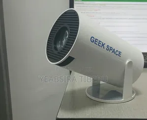 Geek Space Mini Projector