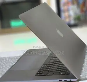 New Laptop Apple MacBook Pro 2017 16GB Intel Core I7 SSD 512GB