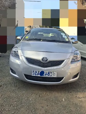 Toyota Yaris 2011 Silver