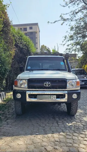 Toyota Land Cruiser 2014 Ivory