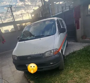 Toyota HiAce 2003 White