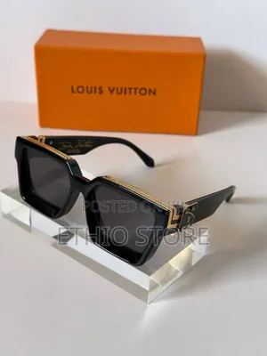 Lv Sunglass in Black