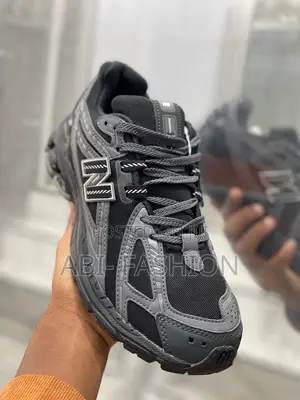 New Balance Sneaker Original Shoe