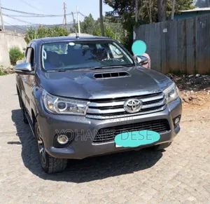 Toyota Hilux 2018 Beige