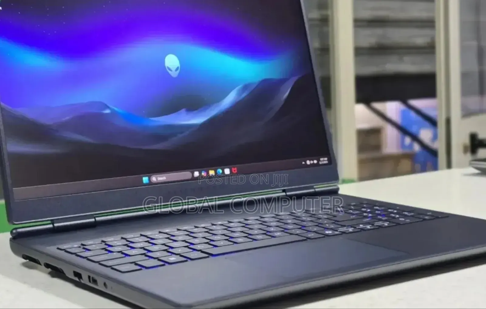 New Laptop Alienware M15 r3 32GB Intel Core Ultra 9 SSD 1T