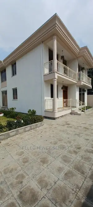 5bdrm House in አአ, Bole for sale
