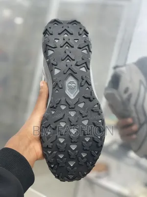 Stylish Grey Trail Sneakers - Brand New, Ready for Trails