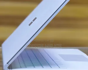 New Laptop Microsoft Surface Book 2 8GB Intel Core I5 SSD 256GB