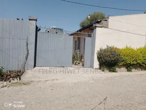 የሚሸጥ ሰርቪስ ያለዉ ቦታ