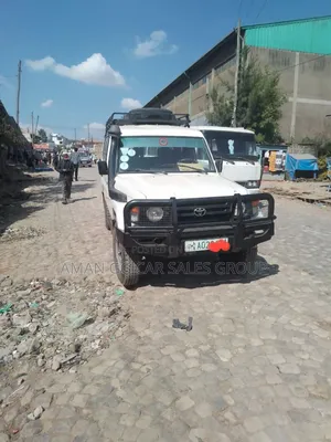 Toyota Land Cruiser 2009 White