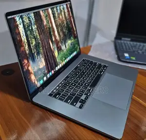 New Laptop Apple MacBook Pro 2019 16GB Intel Core I9 SSD 1T