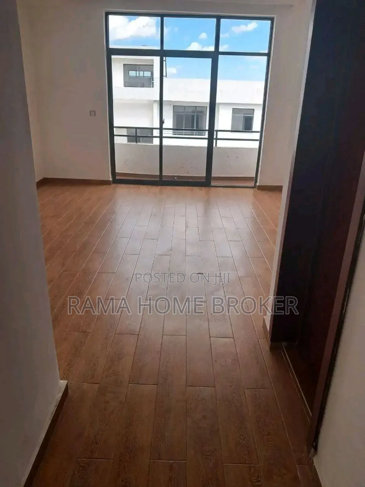 Furnished 3bdrm Apartment in Noah Real Estate, Yeka for sale
