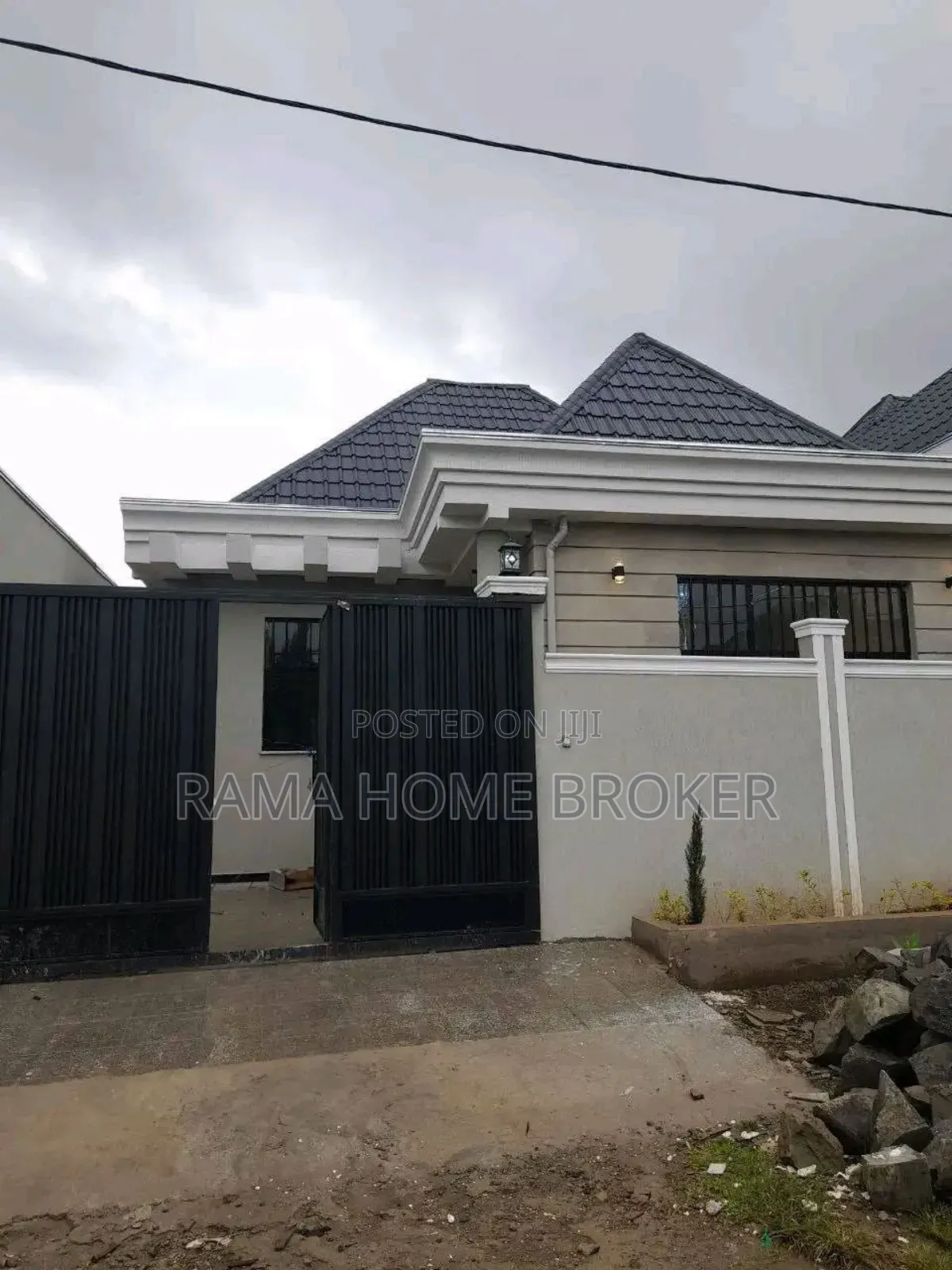 Furnished 3bdrm Apartment in Yeka for sale