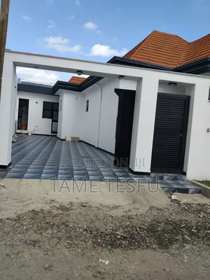 Furnished 3bdrm Villa in ሀያት ኮፓዉንድ, Bole for sale