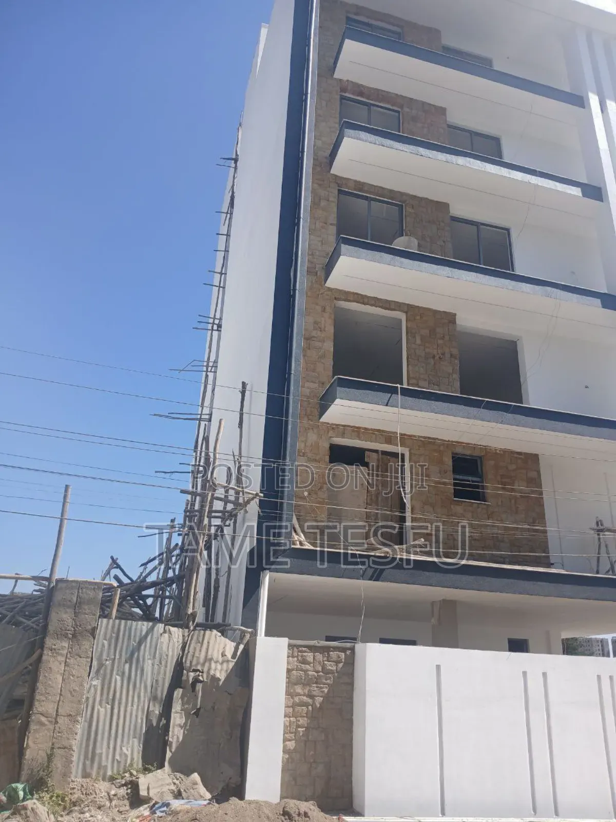 Furnished 15bdrm House in Cmc, Bole for sale
