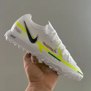 Nike Phantom React Futsal Soccer Shoes