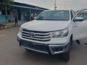 New Toyota Hilux 2024 White