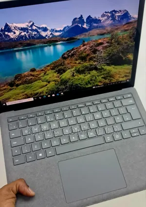 New Laptop Microsoft Surface 16GB Intel Core I7 SSD 512GB