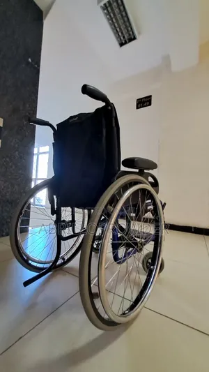 Toilet Wheelchair水手wheelchair口手wheelchair口手wheelchair口手wheelchair水手whe