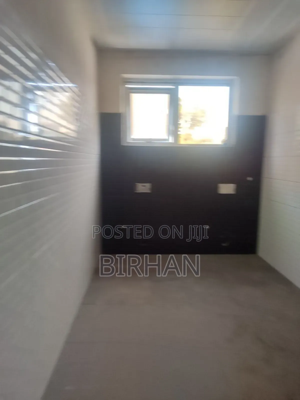 Show Room Car for Rent