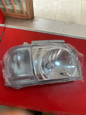 Toyota Hiace Head Lamp