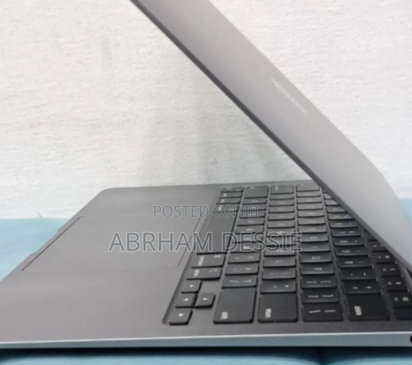 New Laptop Apple MacBook Air 2020 M1 16GB Apple M1 SSD 256GB