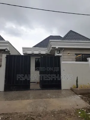4bdrm House in Villa House, Bole for rent