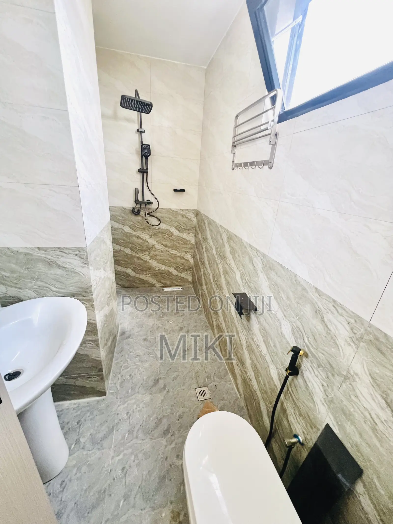 3bdrm Apartment in Haile Garment, Nifas Silk-Lafto for sale