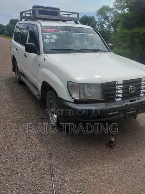 Toyota Land Cruiser 2004 White