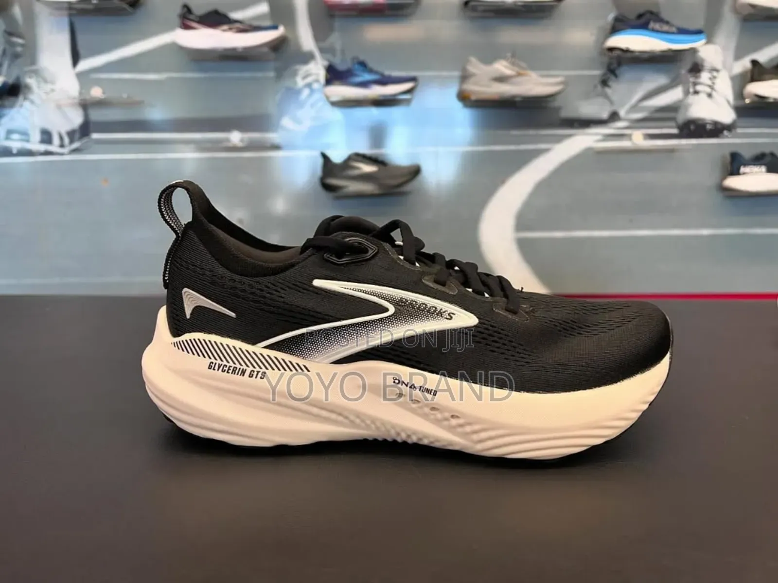 Brooks Glyecrin 22 Black Road Running Fashion Sneaker