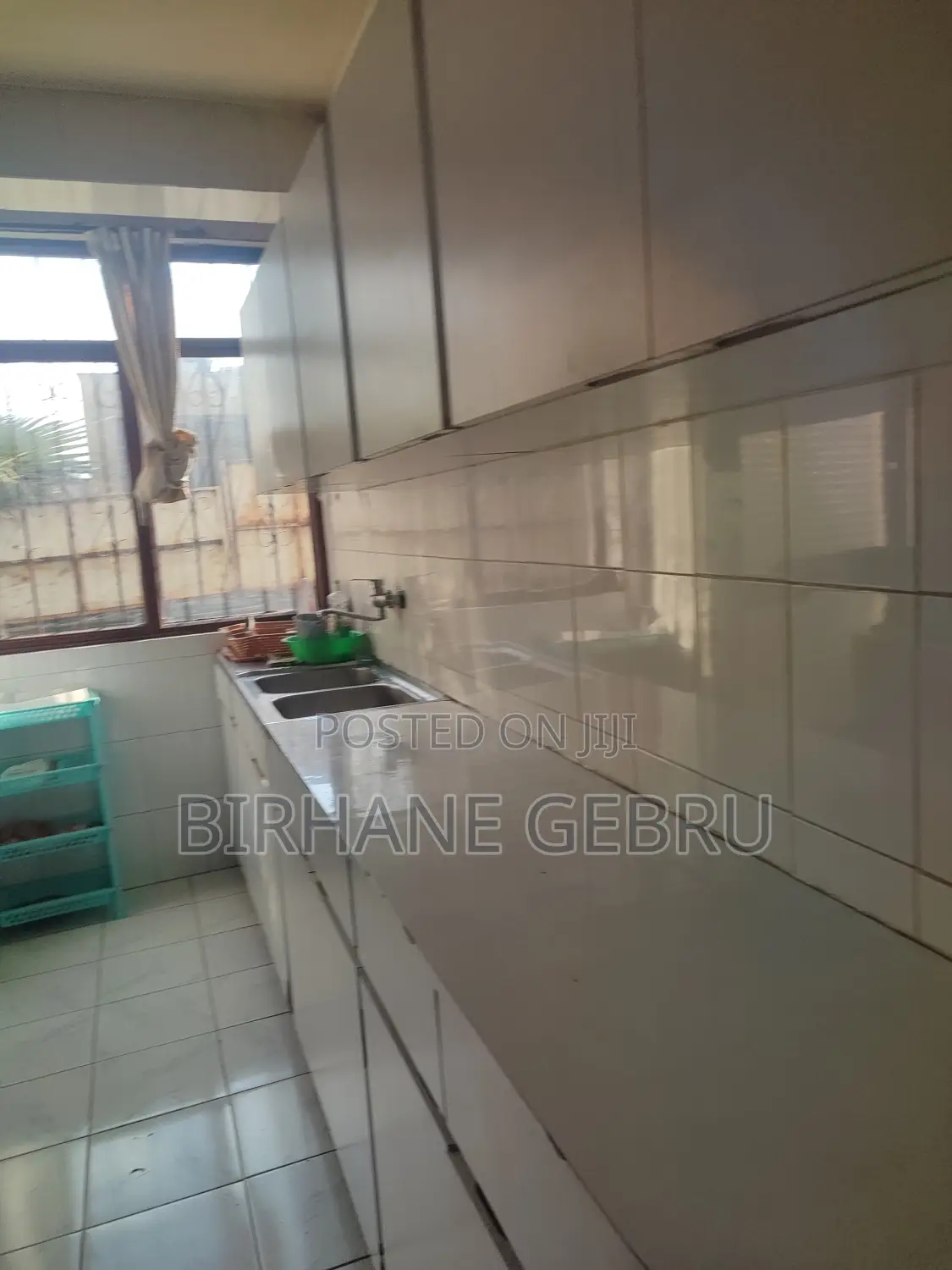 Furnished 5bdrm House in G+1 House, Bole for rent