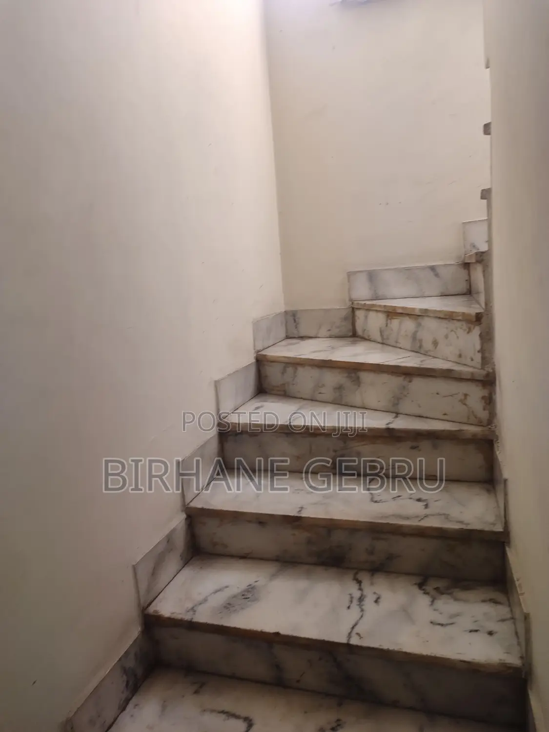 Furnished 5bdrm House in G+1 House, Bole for rent