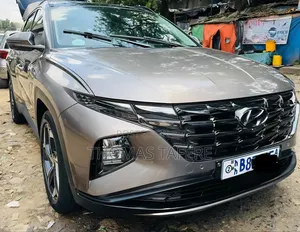 Hyundai Tucson 2021 Gold